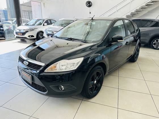 FORD FOCUS 2.0 GLX 16V FLEX 4P MANUAL FORD FOCUS 2.0 GLX 16V FLEX 4P MANUAL
